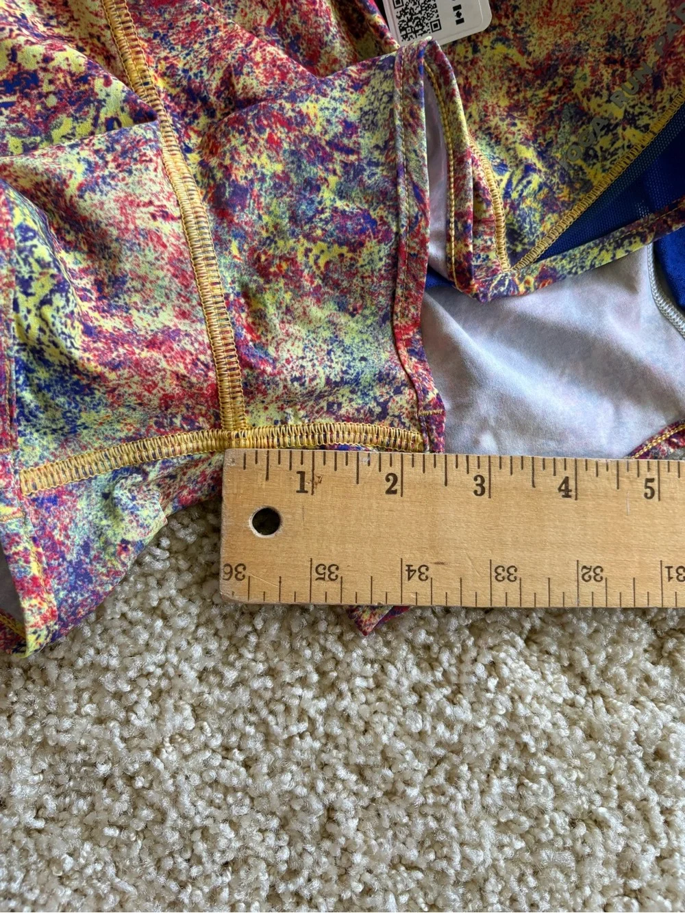 Lululemon Hotty Hot Short 2.5” SeaWheeze 2019 Multi Abstract Print Size 4‎ NWT
